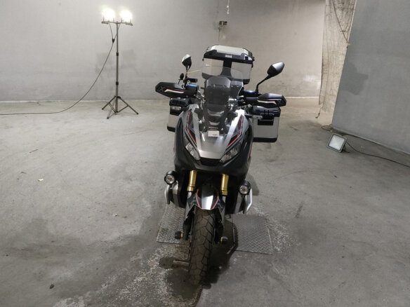 2017 Honda X-ADV, серебристый, 800000 рублей - вид 1
