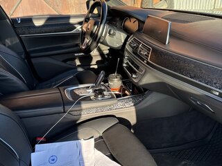 2017 BMW 7 серии Long 750Li xDrive VI (G11/G12), чёрный, 4000000 рублей, вид 4