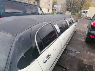 2000 Lincoln Town Car III, чёрный, 200000 рублей, вид 3
