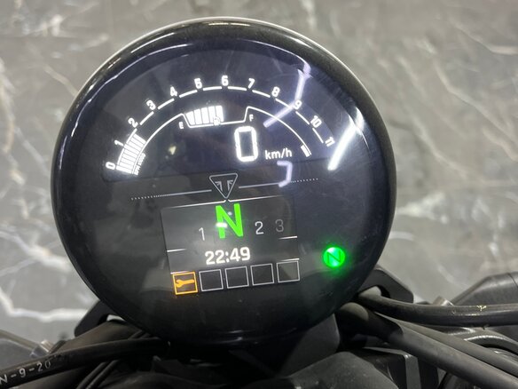 2021 Triumph Trident 660, чёрный, 900000 рублей - вид 3