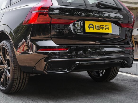 2025 Volvo XC60 II Рестайлинг 2, чёрный - вид 5