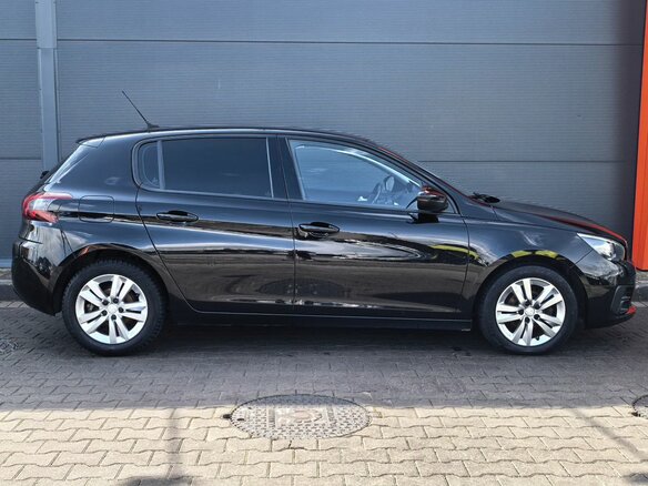 2019 Peugeot 308 II Рестайлинг, чёрный, 1079000 рублей - вид 2