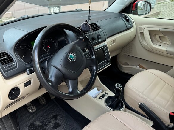 2010 Skoda Fabia II Рестайлинг, красный, 690000 рублей - вид 7