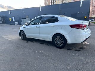 2016 Kia Rio III Рестайлинг, белый, 409000 рублей, вид 2