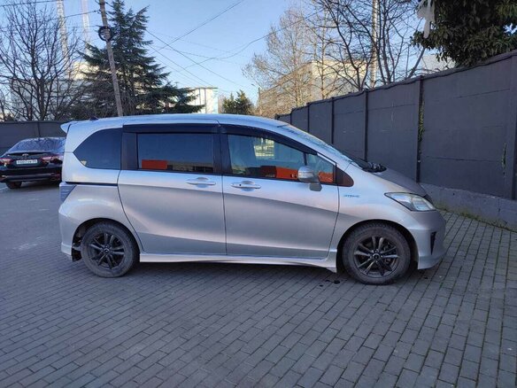 2012 Honda Freed I Рестайлинг, серебристый, 1200000 рублей - вид 11