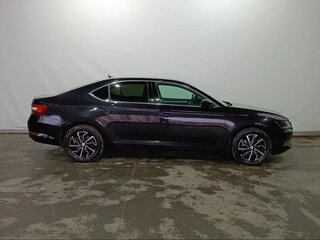 2018 Skoda Superb III, чёрный, 2050000 рублей, вид 2