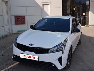 2021 Kia Rio IV Рестайлинг, белый, 1570000 рублей, вид 1