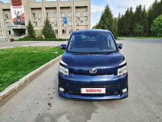 2009 Toyota Voxy II (R70), синий, 1320000 рублей, вид 2