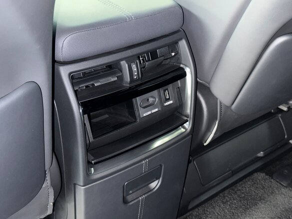 2023 Toyota Alphard IV, чёрный - вид 21