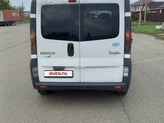 2002 Renault Trafic II, белый, 700000 рублей, вид 4