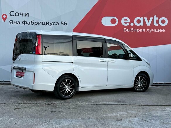2015 Honda Stepwgn V, белый - вид 3
