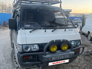 1993 Mitsubishi Delica III, зелёный, 350000 рублей, вид 1