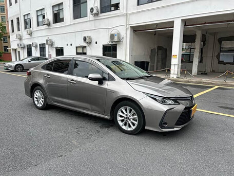 2022 Toyota Corolla XII (E210), бежевый, 1600000 рублей, вид 1