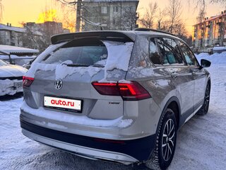 2019 Volkswagen Tiguan II, серый, 2390000 рублей, вид 2