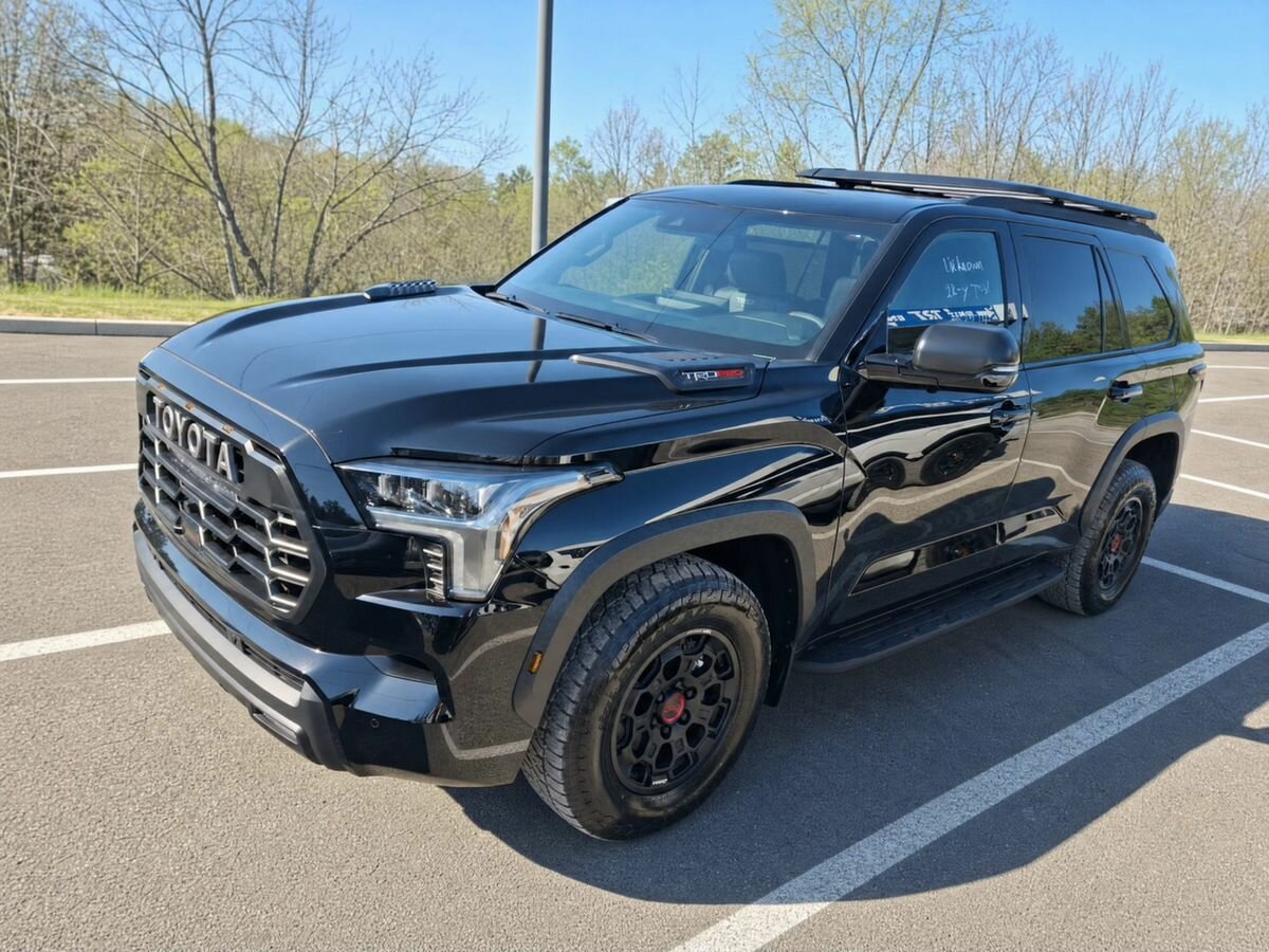 Открыть фотографии: Toyota Sequoia III