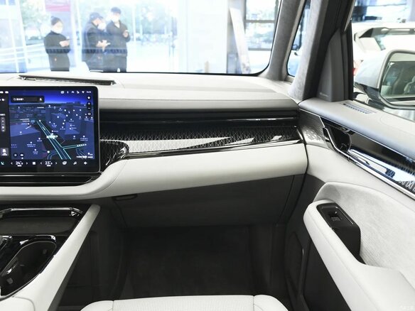 2025 Zeekr 009 140 kWh I Рестайлинг, чёрный, 13000000 рублей - вид 11