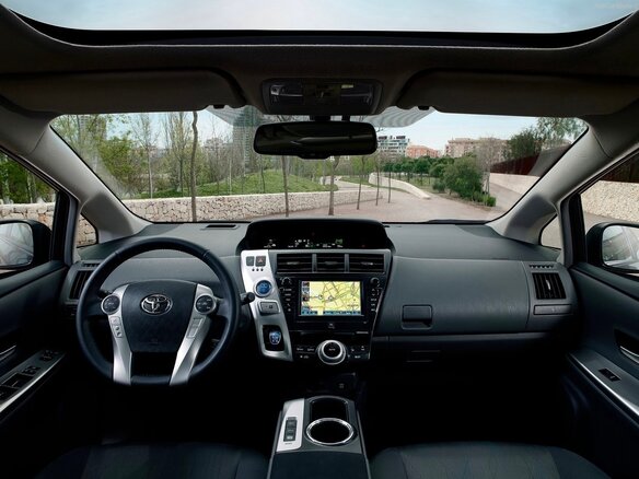 2012 Toyota Prius v (+) I (ZVW40/41), серый, 1799999 рублей - вид 17