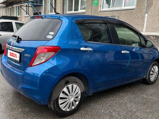 2011 Toyota Vitz III (XP130), синий, 700000 рублей, вид 2