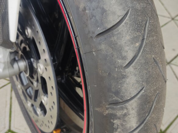 2012 Triumph Speed Triple, белый, 787000 рублей - вид 3