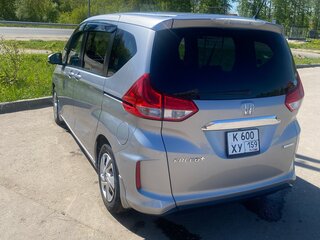 2017 Honda Freed II, серый, 1350000 рублей, вид 5