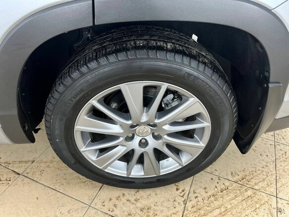 2014 Toyota Highlander III (XU50), серебристый, 2757000 рублей - вид 10