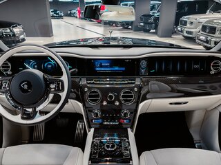 2026 Rolls-Royce Cullinan Black Badge I Рестайлинг (Series II), зелёный, 70000000 рублей, вид 2