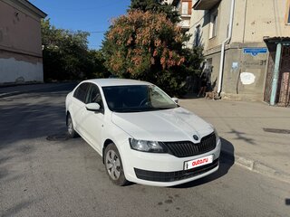 2018 Skoda Rapid I Рестайлинг, белый, 800000 рублей, вид 3