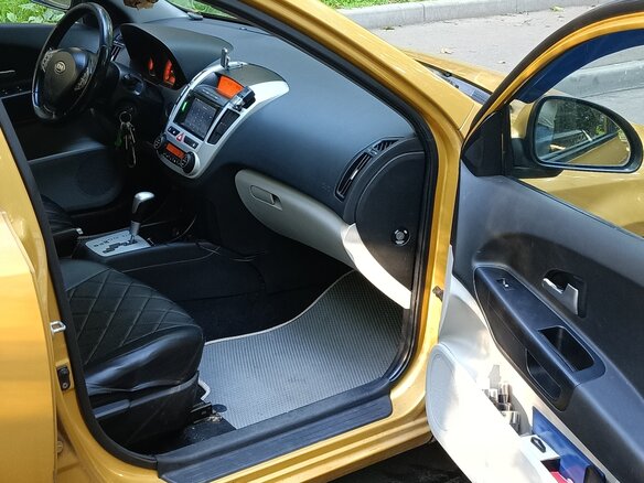 2009 Kia Ceed I, жёлтый, 650000 рублей - вид 7