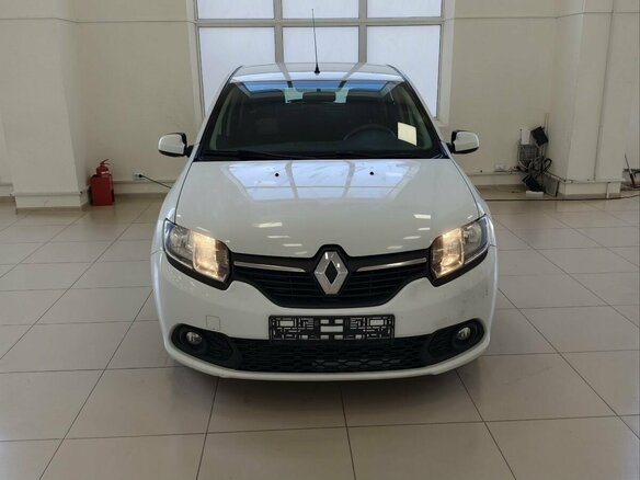 2017 Renault Sandero II, белый, 650000 рублей - вид 1