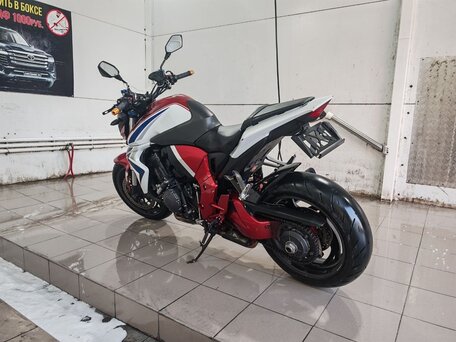 2015 Honda CB 1000R, красный, 700000 рублей, вид 4