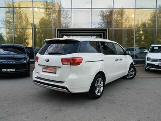 2017 Kia Carnival III, белый, 2225000 рублей, вид 4