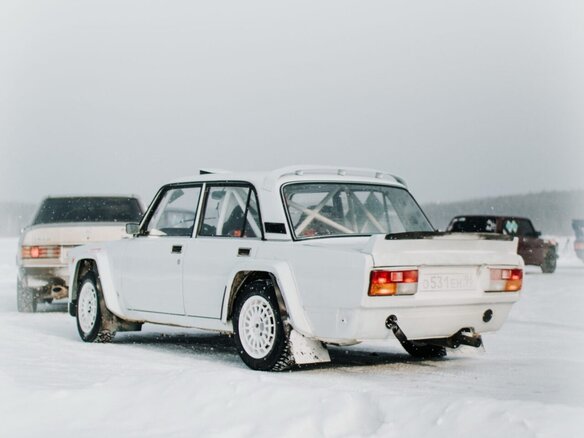 2008 Lada (ВАЗ) 2105, белый, 1500000 рублей - вид 8