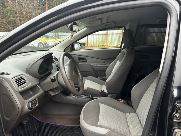 2013 Chevrolet Cobalt II, чёрный, 480000 рублей - вид 8