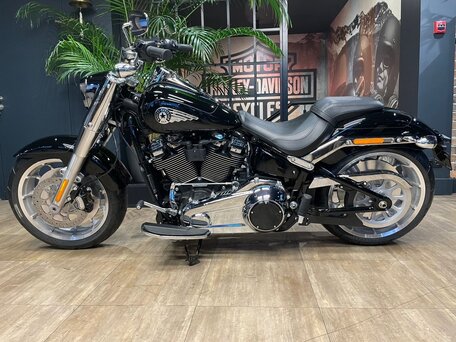 2025 Harley-Davidson Fat Boy, чёрный, 3850000 рублей, вид 4