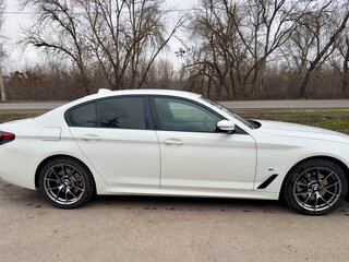 2020 BMW 5 серии 520d xDrive VII (G30/G31/G38) Рестайлинг, белый, 5000000 рублей, вид 2