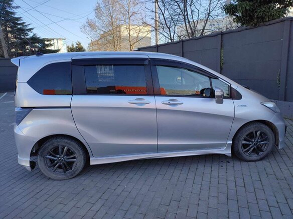2012 Honda Freed I Рестайлинг, серебристый, 1200000 рублей - вид 19