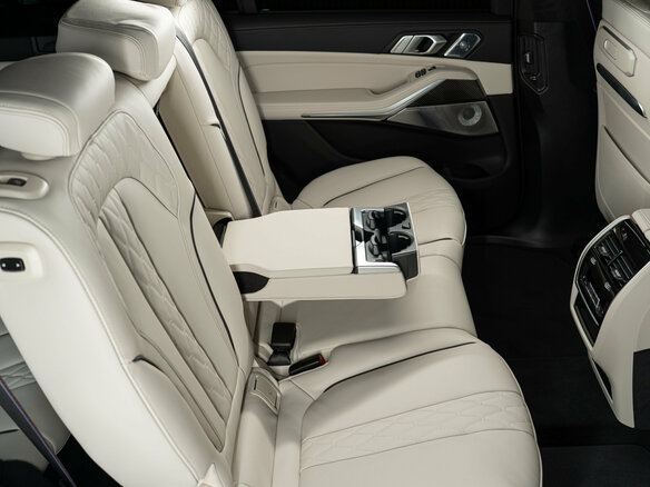 2026 BMW X7 40i I (G07) Рестайлинг, чёрный, 17990000 рублей - вид 22