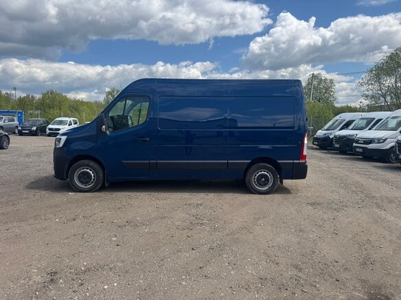 2021 Renault Master, синий, 3450000 рублей - вид 6