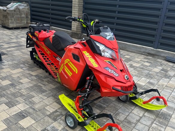 2015 BRP Ski-Doo Freeride, красный, 1500000 рублей