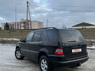 1999 Mercedes-Benz M-Класс 320 I (W163), чёрный, 400000 рублей, вид 5