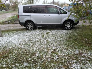 2010 Mitsubishi Delica D:5 I, серебристый, 1900000 рублей, вид 2