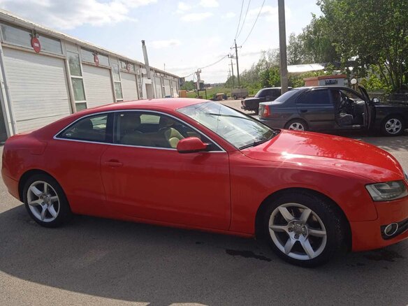 2011 Audi A5 I (8T), красный, 1515000 рублей - вид 2