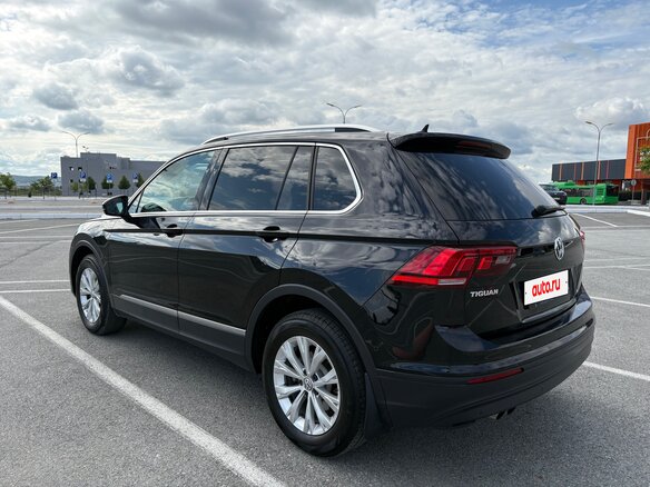 2018 Volkswagen Tiguan II, чёрный, 1950000 рублей - вид 4