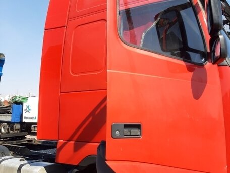 2008 Volvo FH, красный, 4600000 рублей, вид 4
