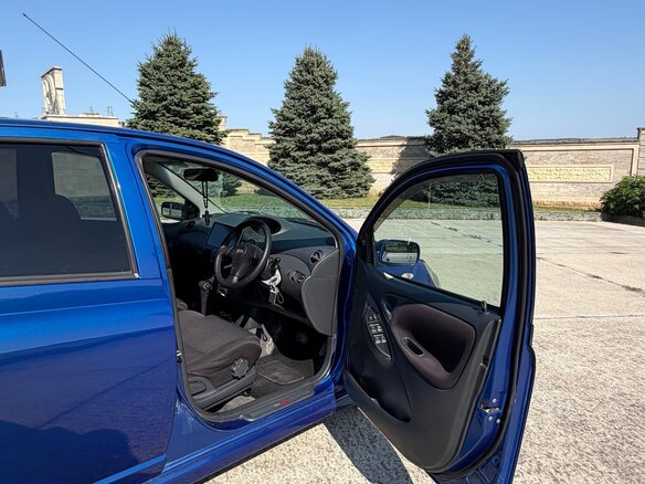 2000 Toyota Vitz I (P10), синий, 500000 рублей - вид 32