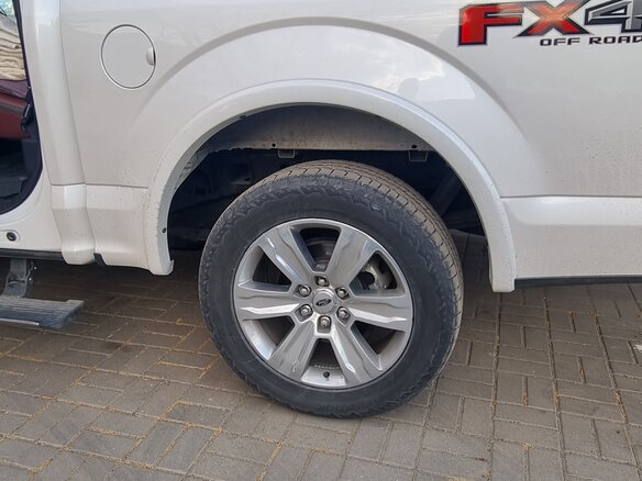 2019 Ford F-150 XIII Рестайлинг, белый, 4315000 рублей - вид 16