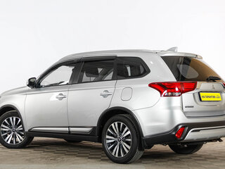 2020 Mitsubishi Outlander III Рестайлинг 3, серебристый, 2289000 рублей, вид 4