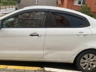 2013 Kia Rio 5-speed III, белый, 625000 рублей, вид 5