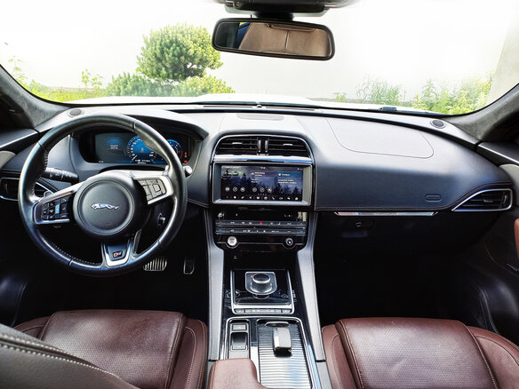 2016 Jaguar F-Pace I, белый, 3400000 рублей - вид 11
