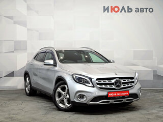 2018 Mercedes-Benz GLA 180 I (X156) Рестайлинг, серый, 2130000 рублей, вид 3